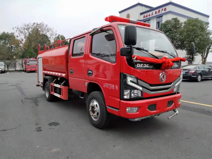 物业工厂小区消防洒水车1.5-3.5吨水罐消防车现车推荐!